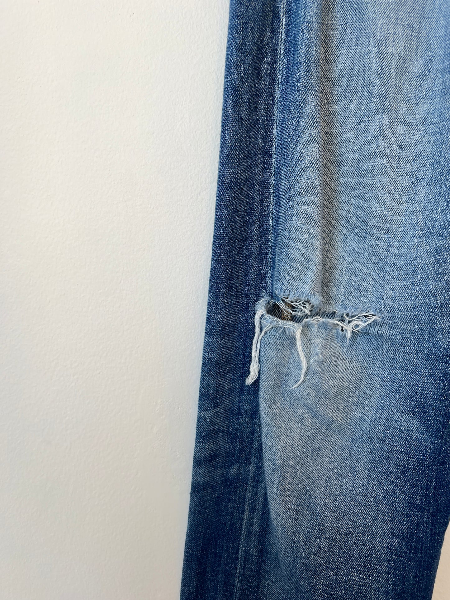 Calvin Klein - Rip detail jeans