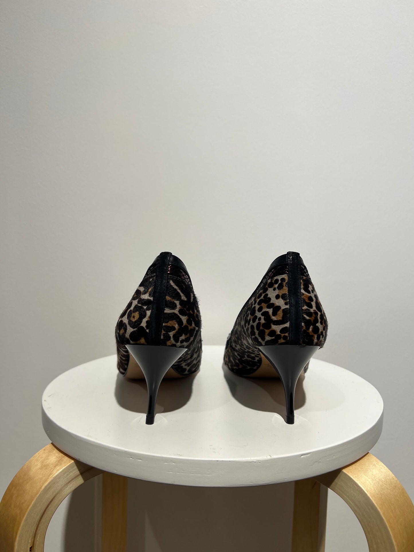 Lucy Choi - Leopard print court shoes