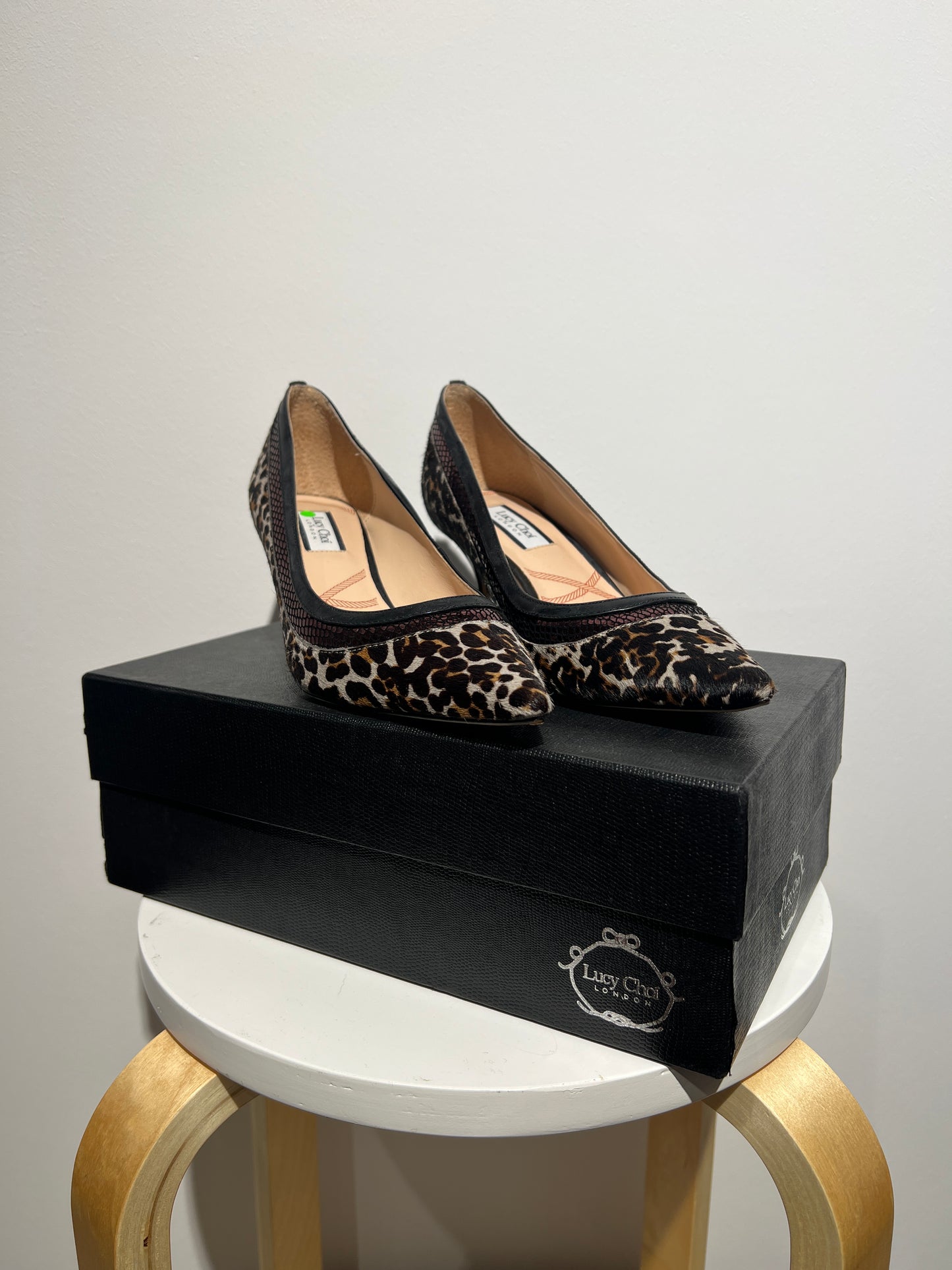 Lucy Choi - Leopard print court shoes