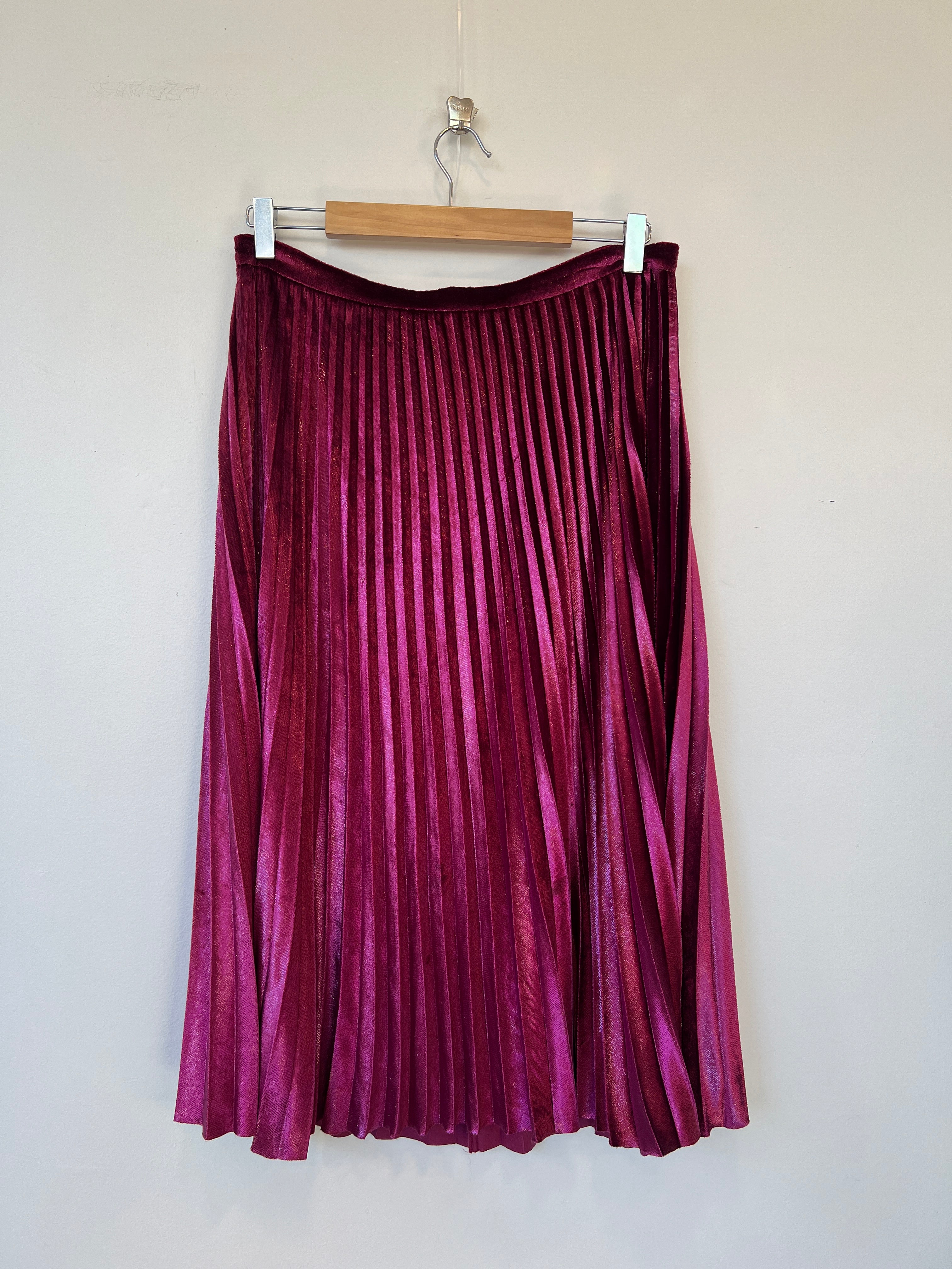 Pink velour pleated skirt hotsell