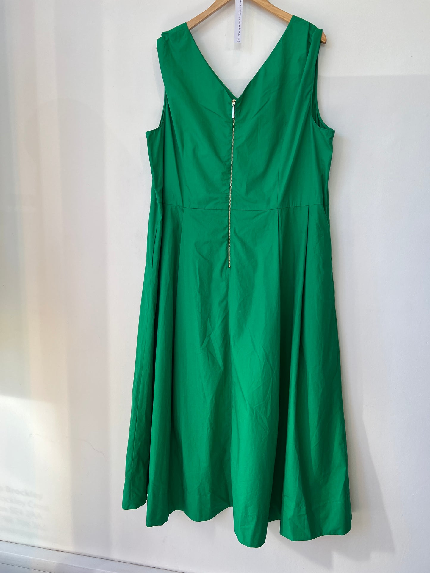 No Label - V-neck cotton dress